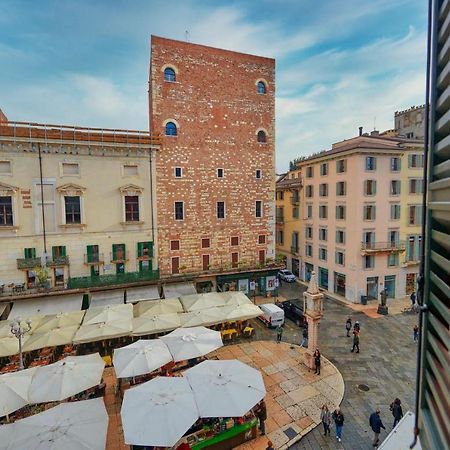 Apartmentsarena - Suite Mercatorum - Piazza Erbe Verona Ngoại thất bức ảnh