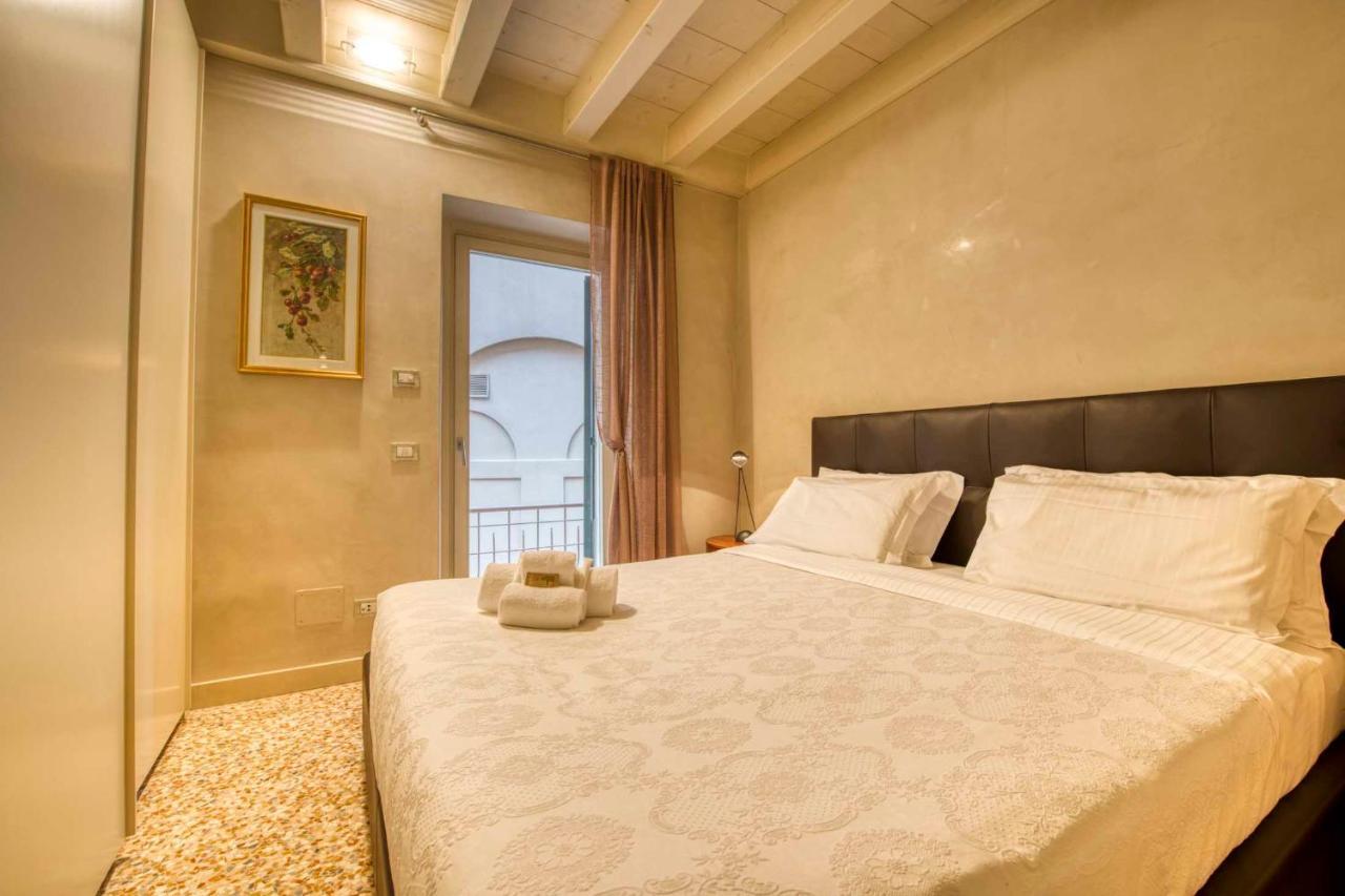 Apartmentsarena - Suite Mercatorum - Piazza Erbe Verona Ngoại thất bức ảnh