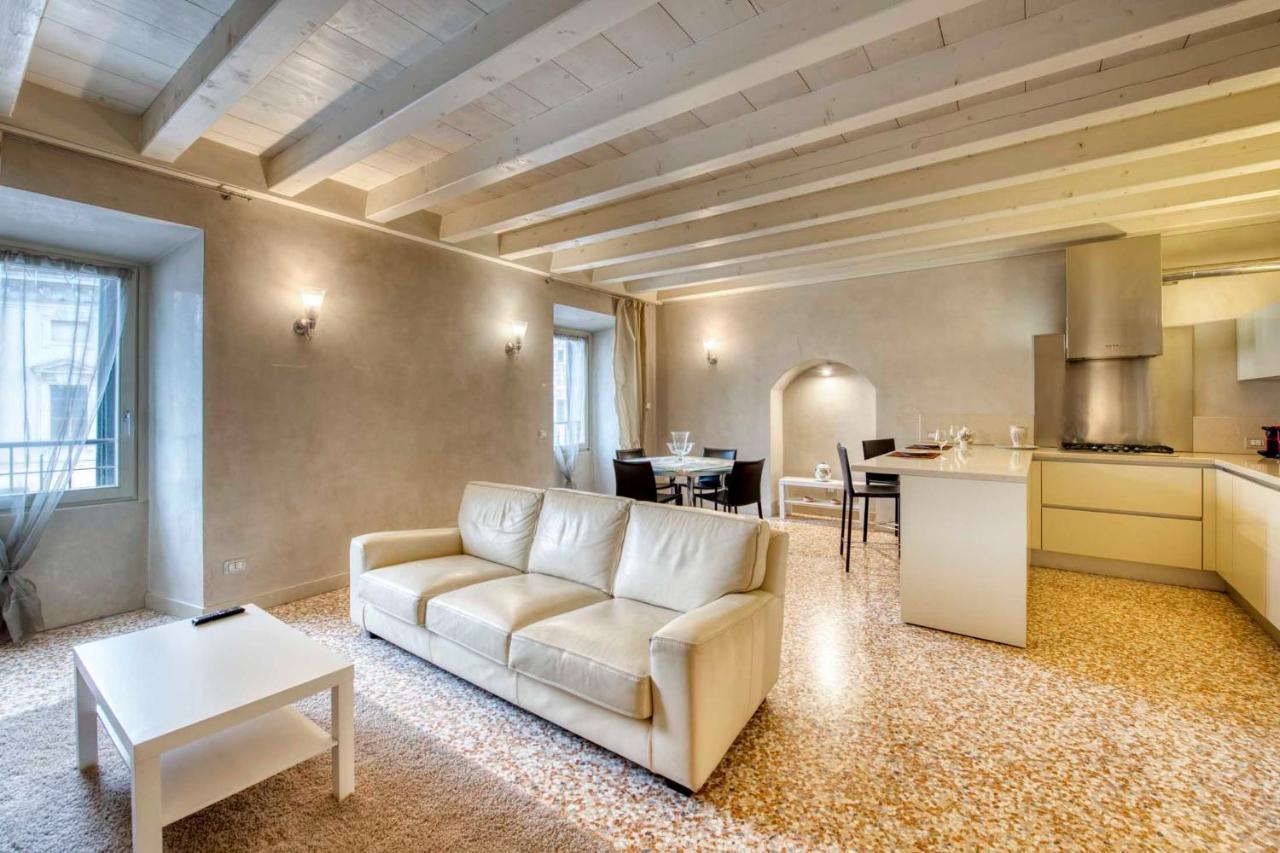 Apartmentsarena - Suite Mercatorum - Piazza Erbe Verona Ngoại thất bức ảnh