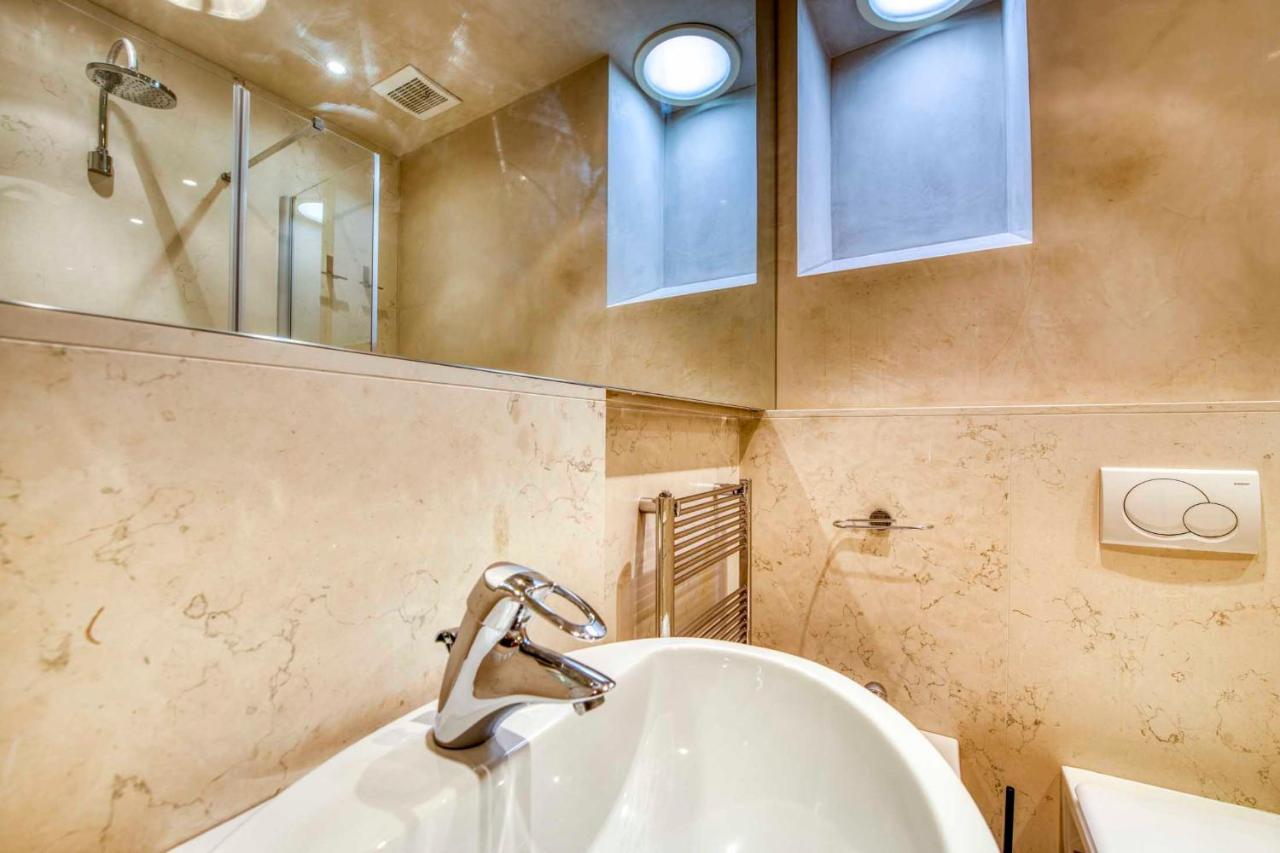 Apartmentsarena - Suite Mercatorum - Piazza Erbe Verona Ngoại thất bức ảnh
