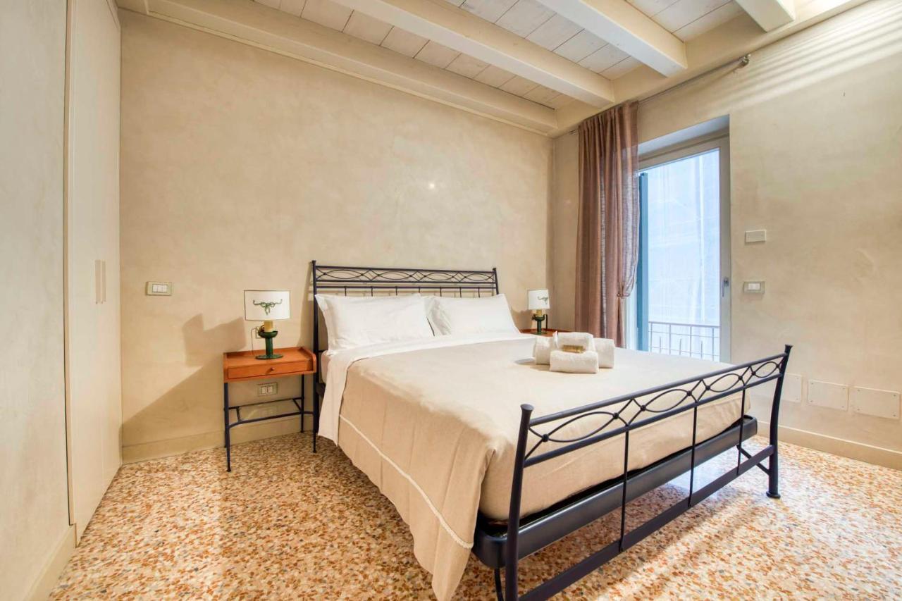 Apartmentsarena - Suite Mercatorum - Piazza Erbe Verona Ngoại thất bức ảnh